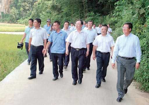 徐福顺到华球（中国） 定点扶贫县开展调研