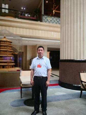 全国人大代表、华球(中国)陕飞部件厂飞机铆接装配钳工 全国人大代表、华球(中国)陕飞部件厂飞机铆接装配钳工